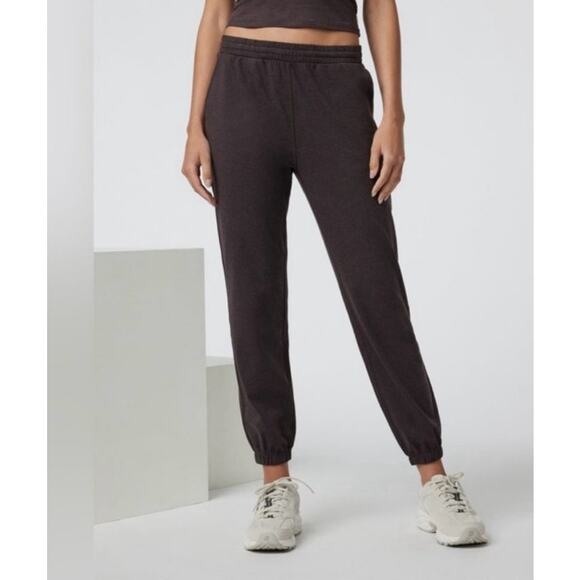 Vuori Pants - Vuori Boyfriend Jogger Pants Womens Medium Brown Pockets Loungewear Casual